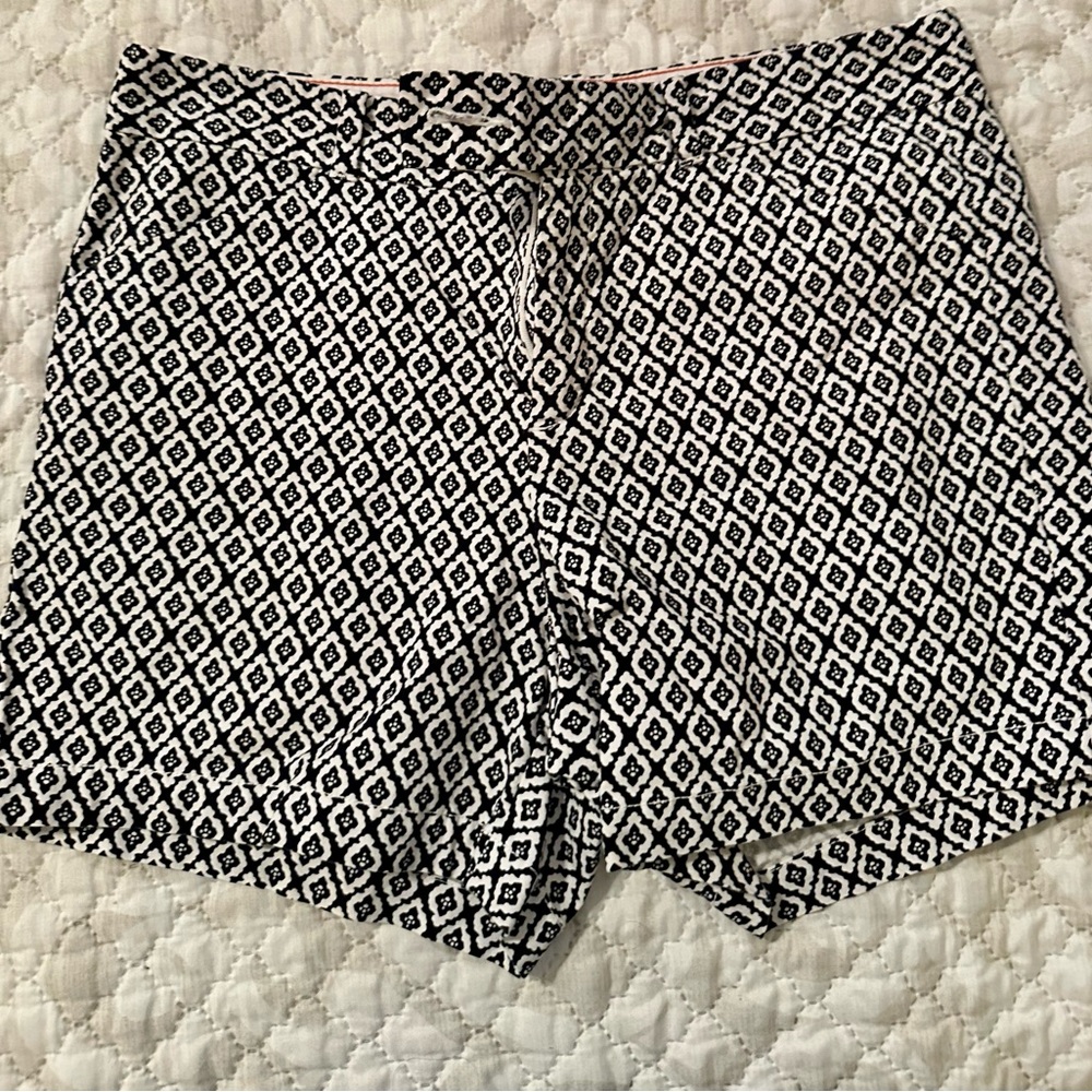Dockers Black and White Geometric Women's Shorts